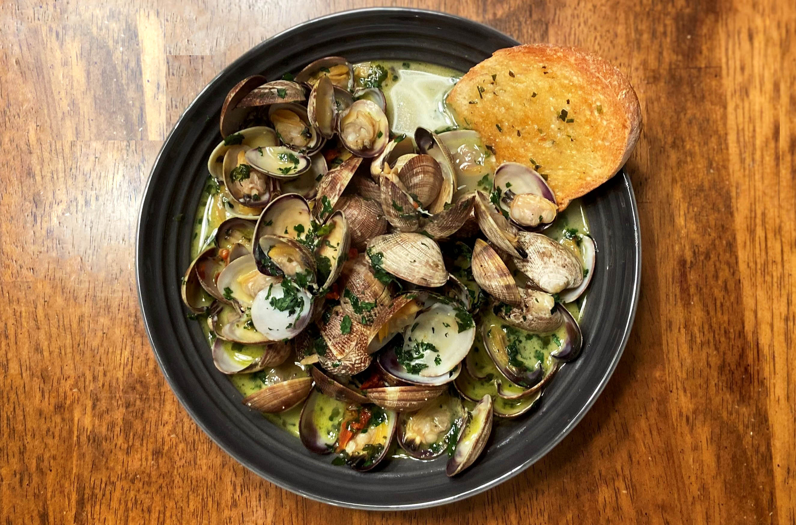 clams-bowl-final-wide.jpg clams-bowl-final-wide.jpg